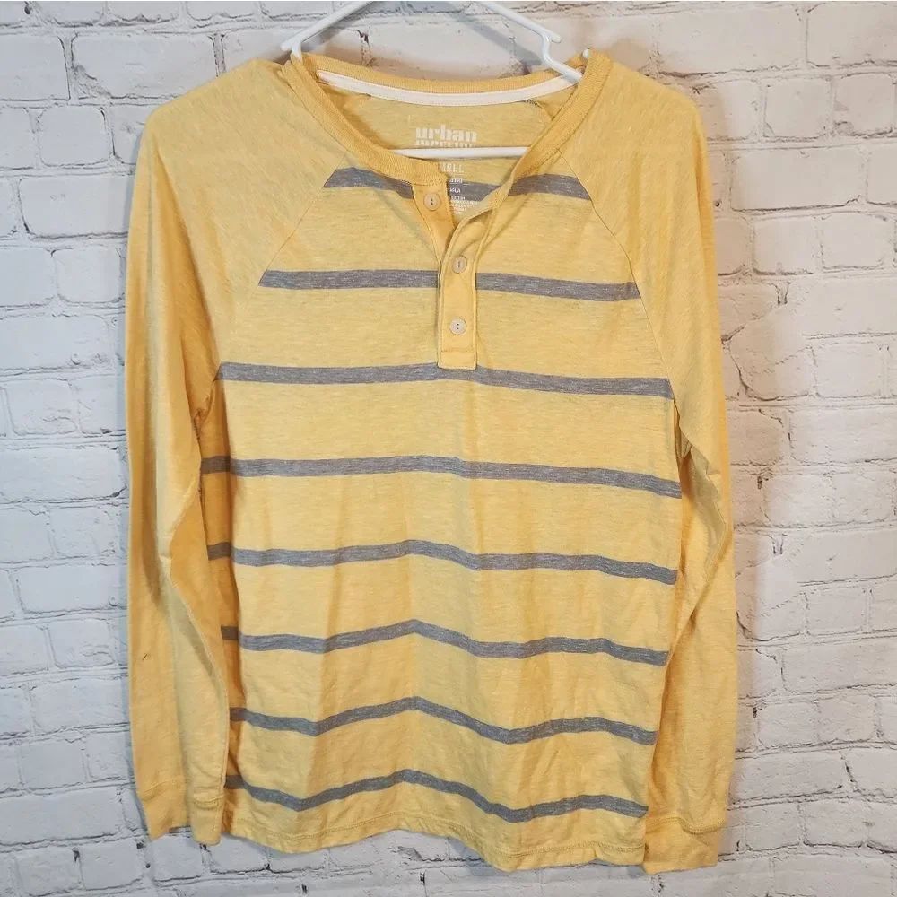 Men's Urban Pipeline button-up longsleeve shirt, size small